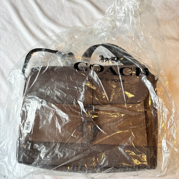 BRAND NEW! Coach Messenger Bag - Picture 1 of 3